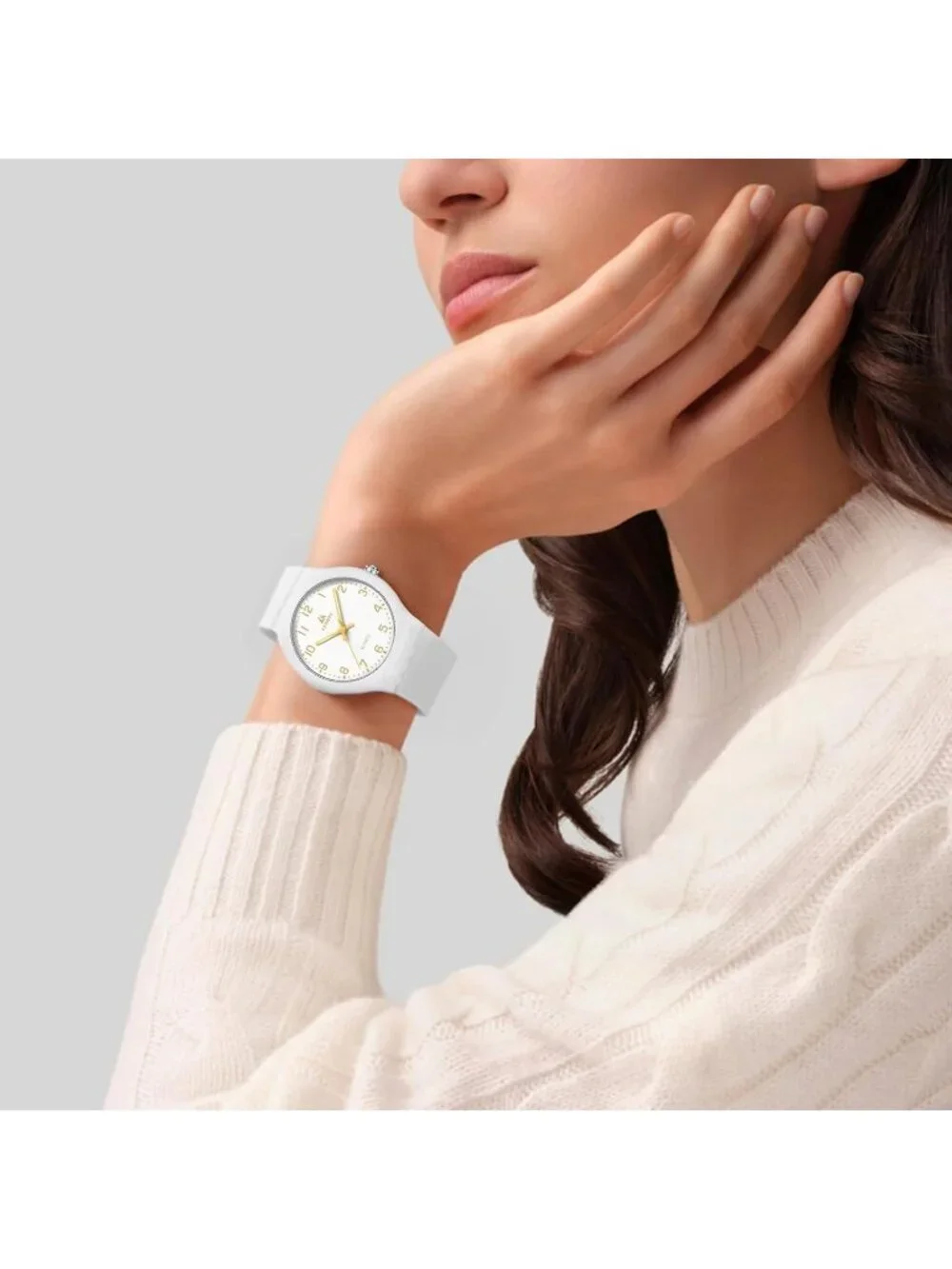 Ln Lenqin Women's All White Analog Quartz Rubber Strap Waterproof Wrist Watch